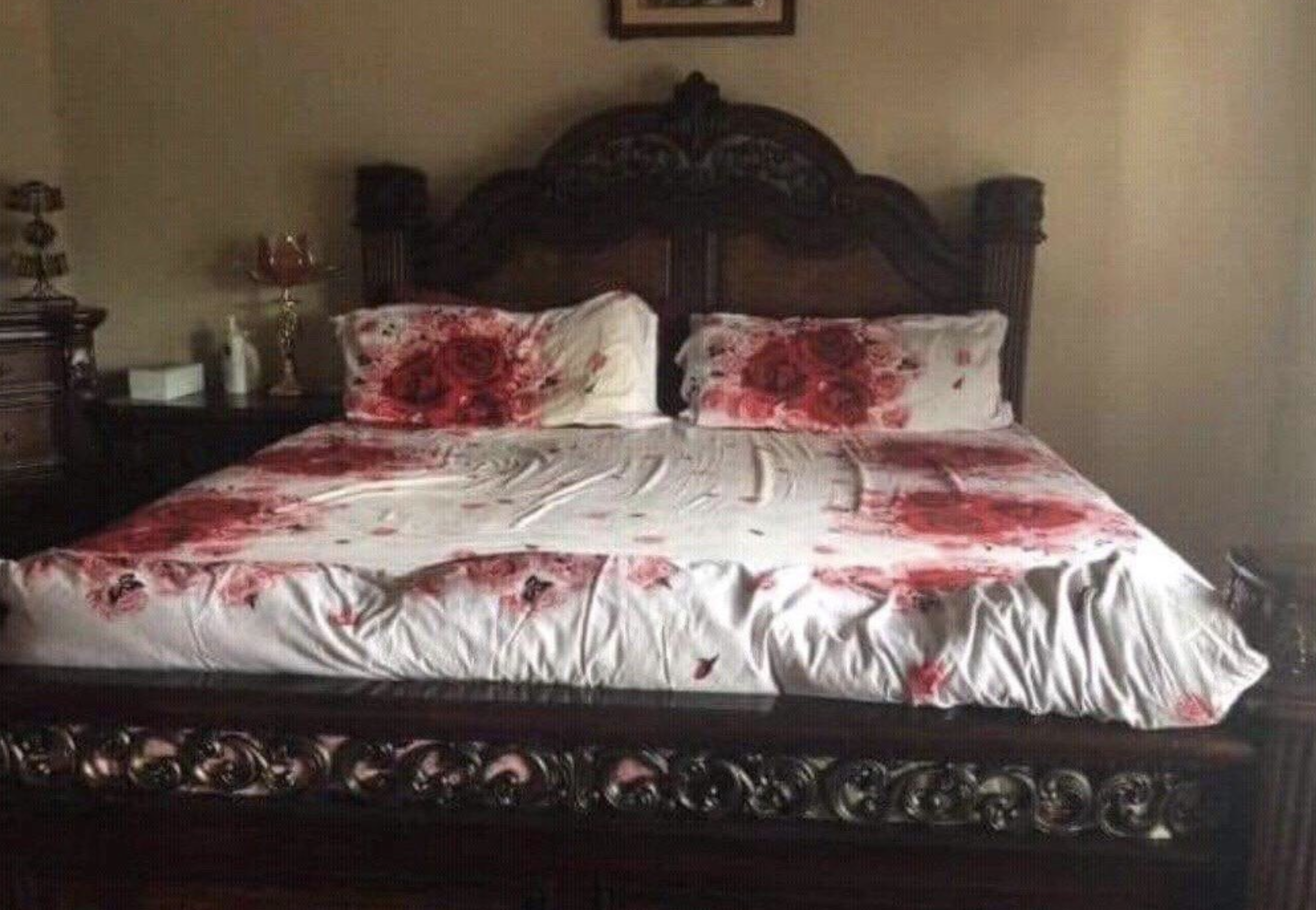 Man Tries To Romance Bedroom Up With Red Rose Duvet Set