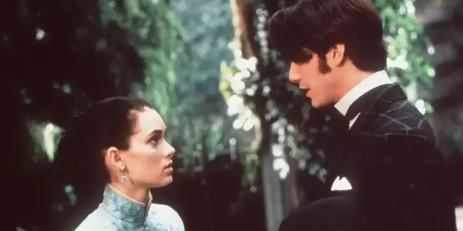 Winona Ryder and Keanu Reeves in Dracula.