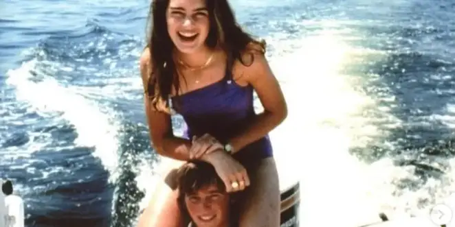 Brooke Shields and Christopher Atkins.