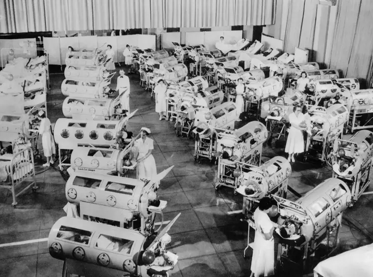 Nurses attending polio patients.