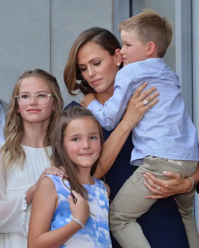 Jennifer Garner, Violet, Seraphina, and Samuel Affleck.