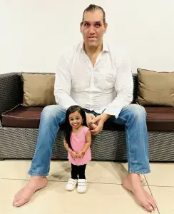 Sultan Kösen and Jyoti Amge.