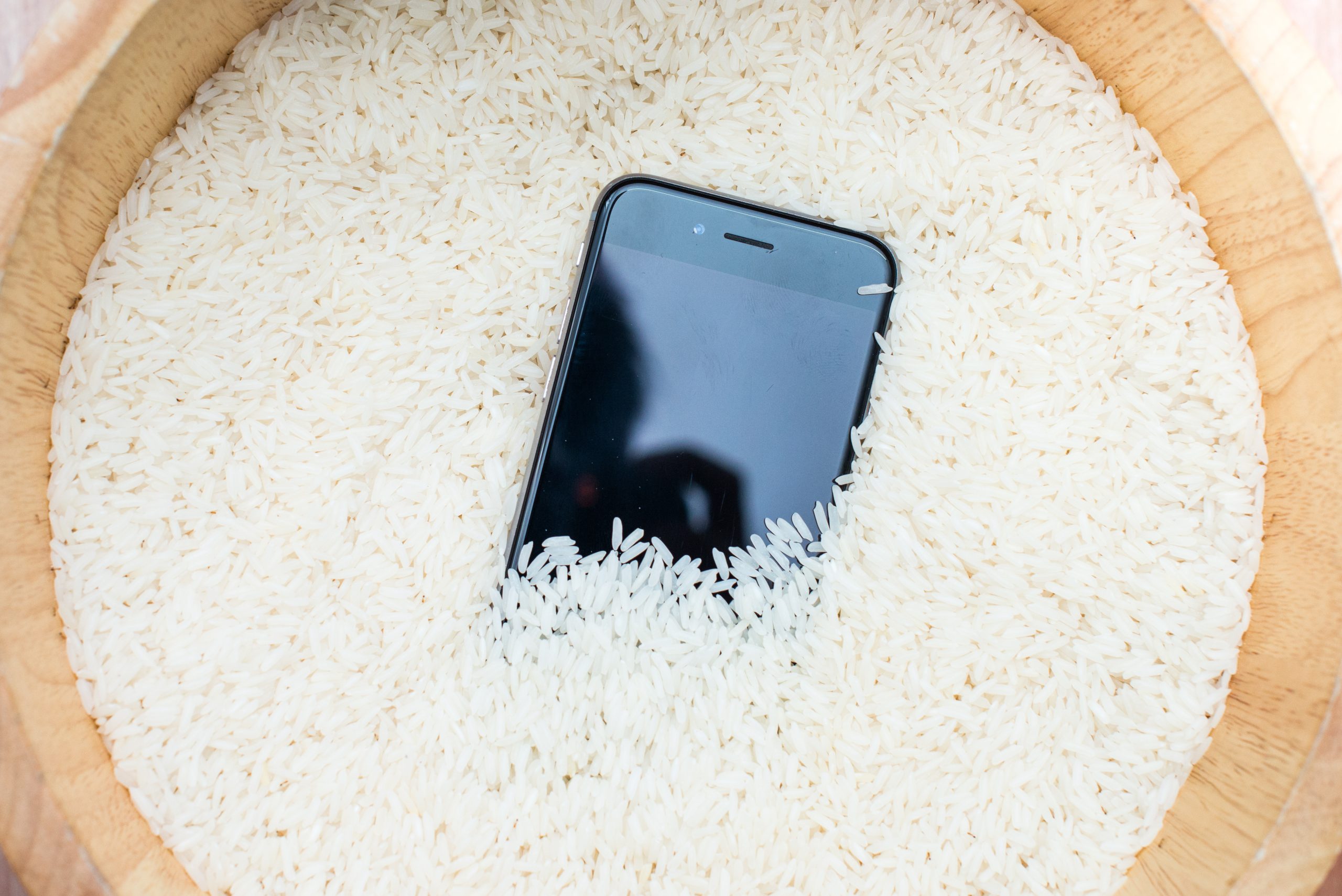 iPhone in rice