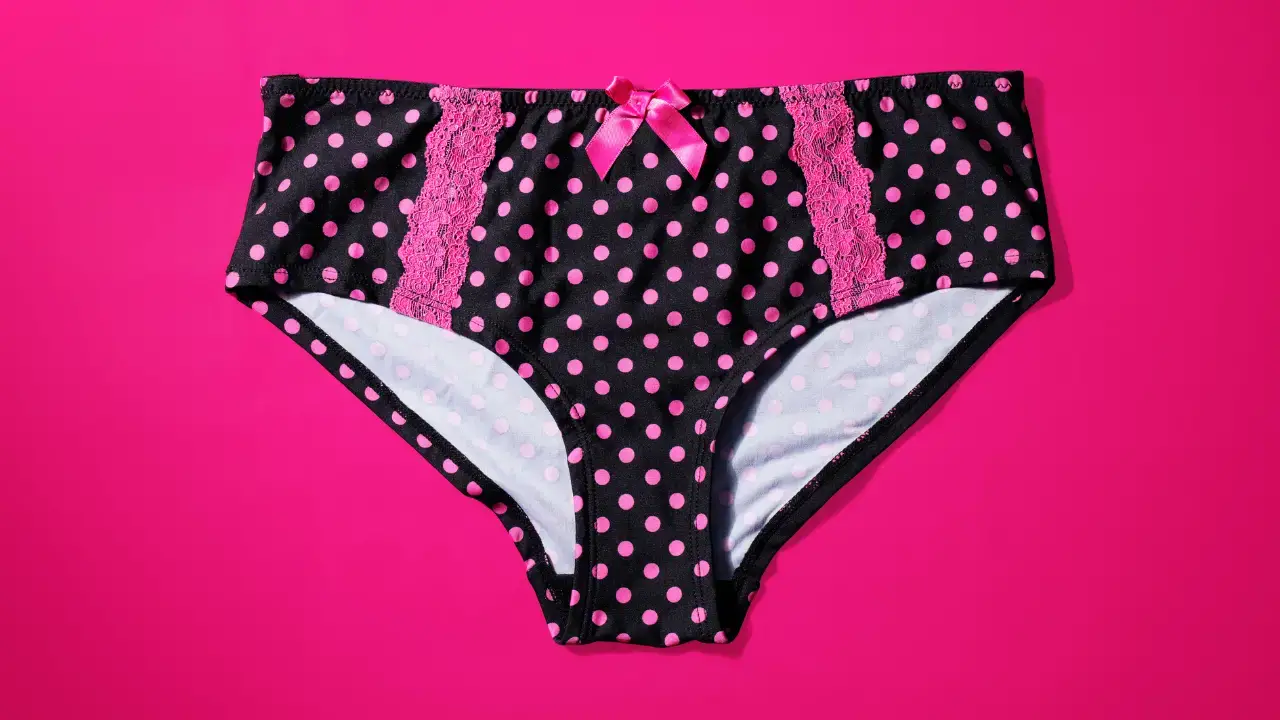 People are just finding out why women's underwear typically has a bow on the front. 