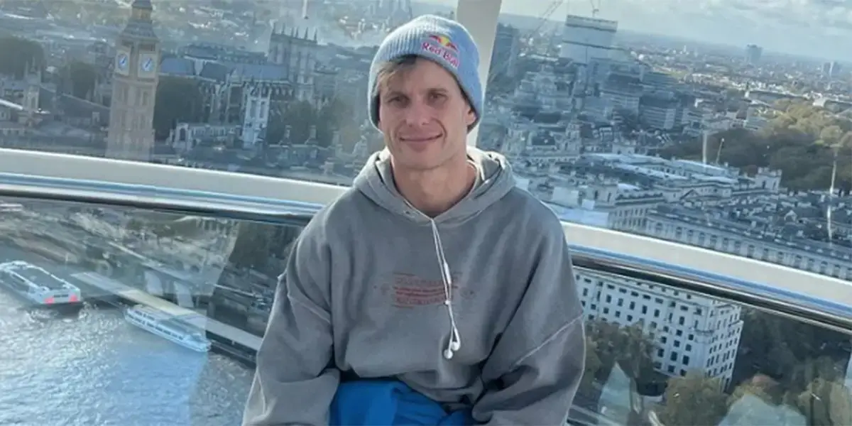 Pasha Petkuns wearing grey jumper on the London Eye