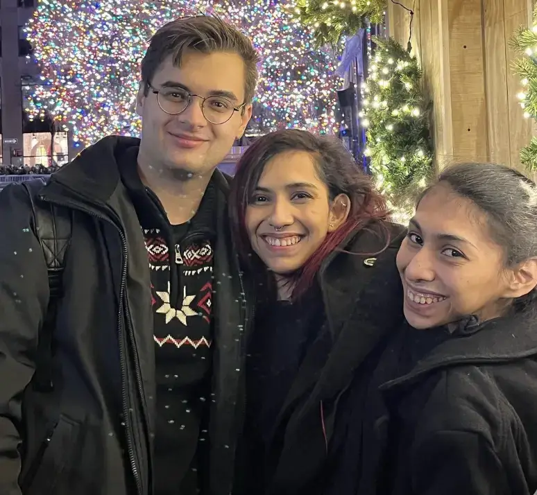 Carmen, her boyfriend and Lupita. 