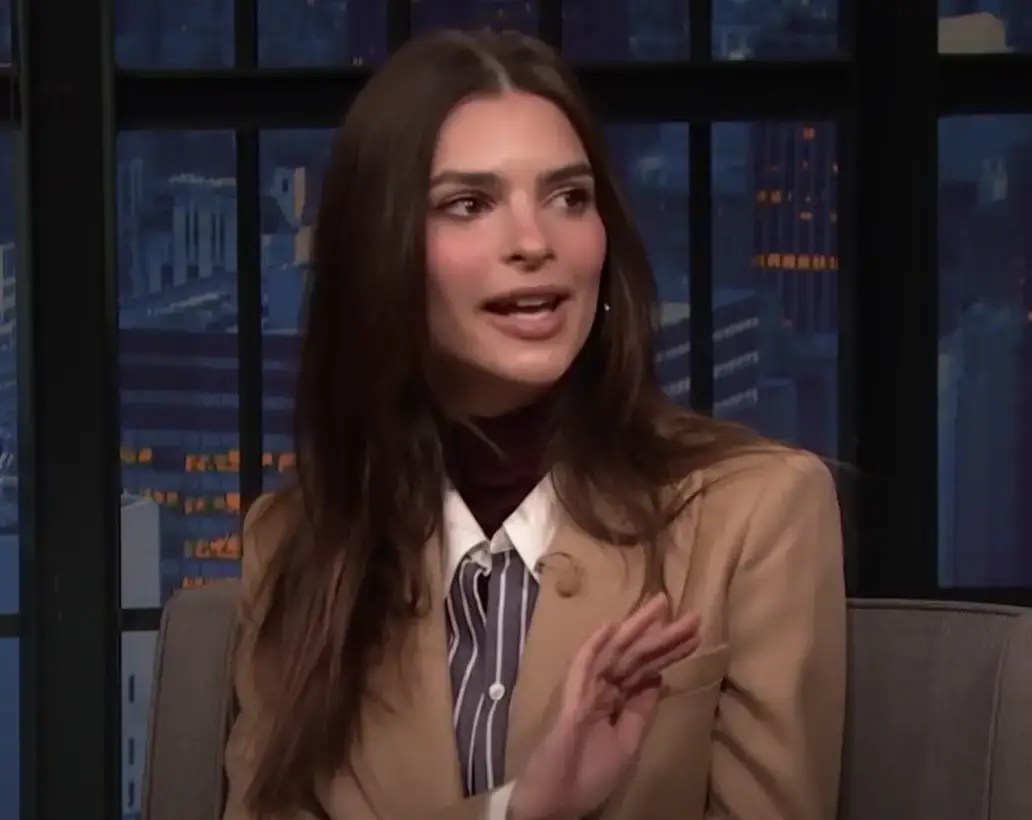 Emily Ratajkowski on Late Night with Seth Meyers.