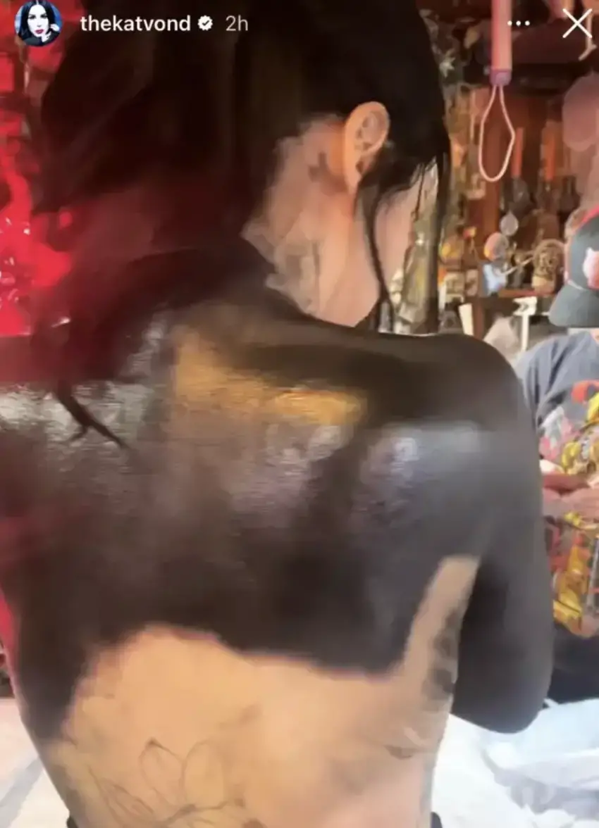 Kat Von D has covered up the tattoo portrait she has of her mum with solid black ink. 