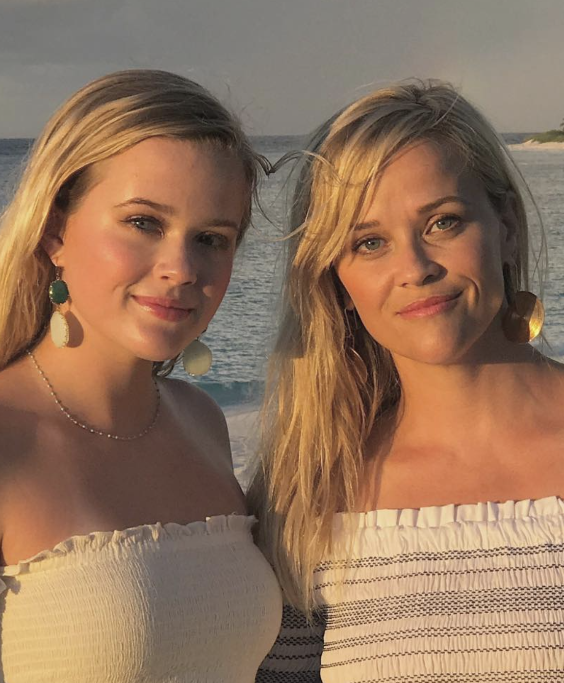 Reese Witherspoon and Ava Phillippe. 