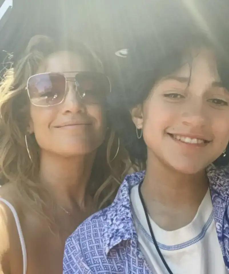 Jennifer Lopez and Emme Muniz.