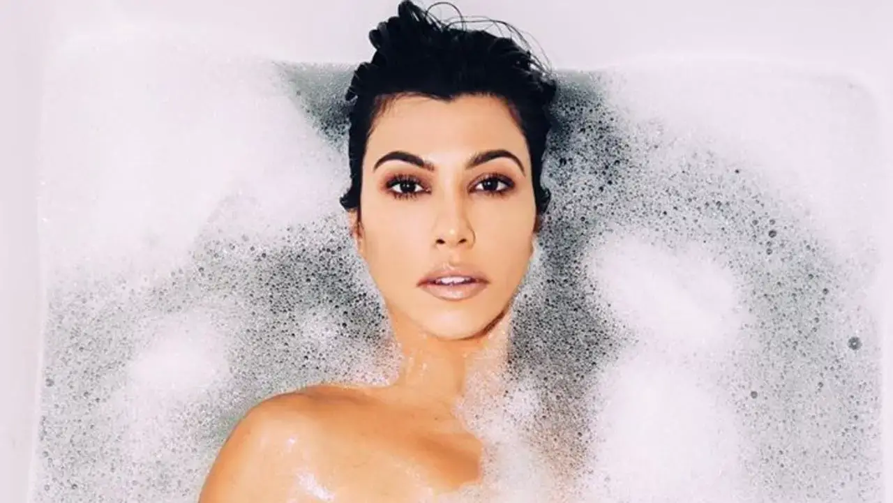 Kourtney Kardashian's bathtub snap.