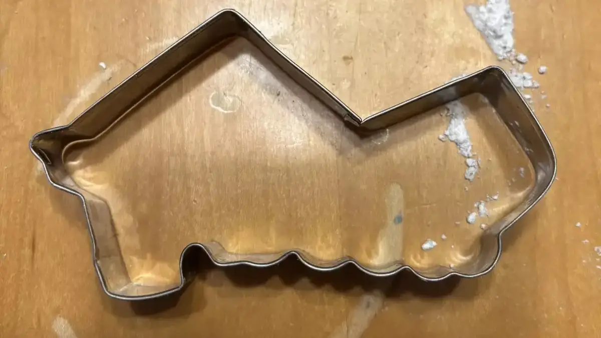 The internet is trying to solve the mystery of an oddly shaped Christmas cookie cutter. Find out more here...