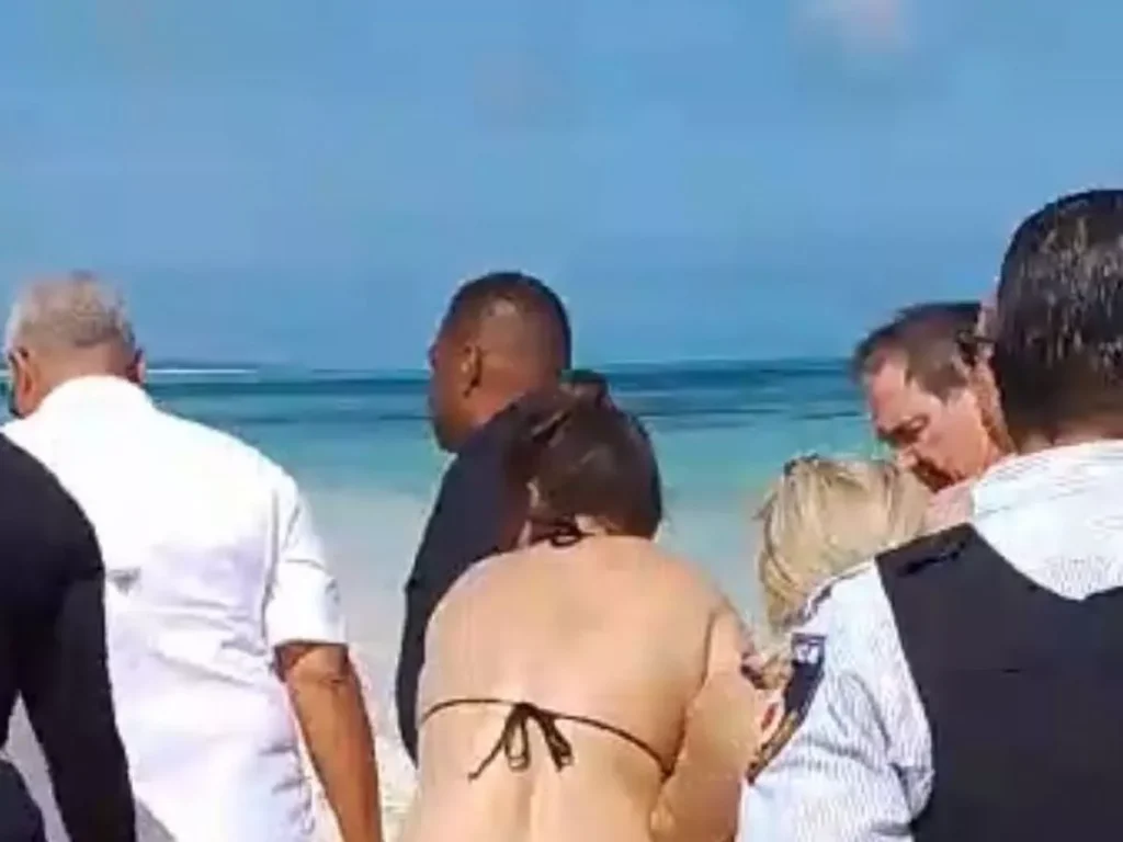 Tourists hands bitten off by shark.