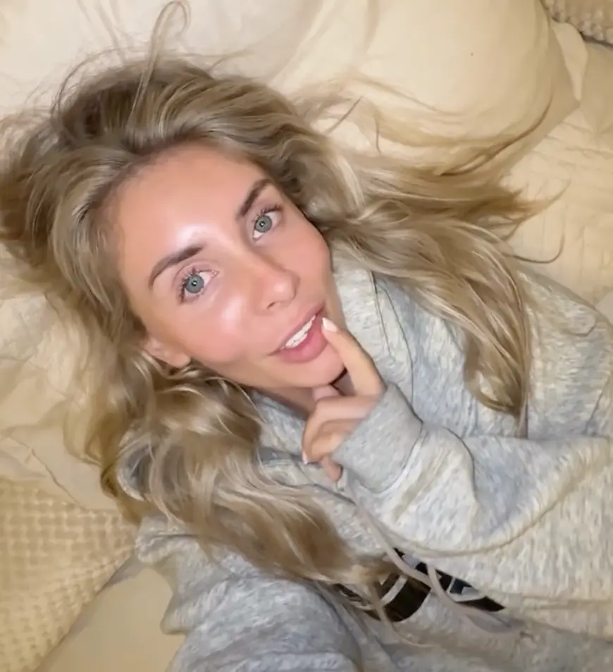 Bonnie Blue in bed.