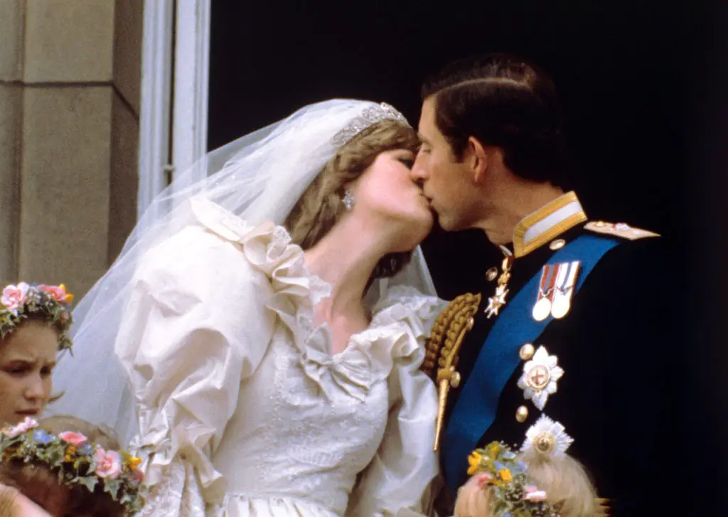 Diana And Charles Kissing Wedding Day