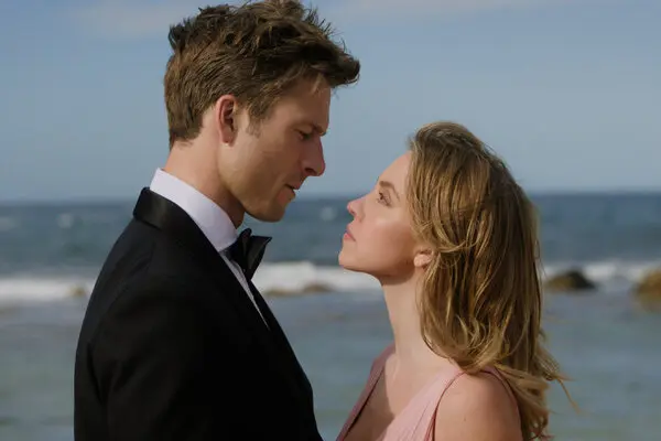 Glen Powell and Sydney Sweeney.