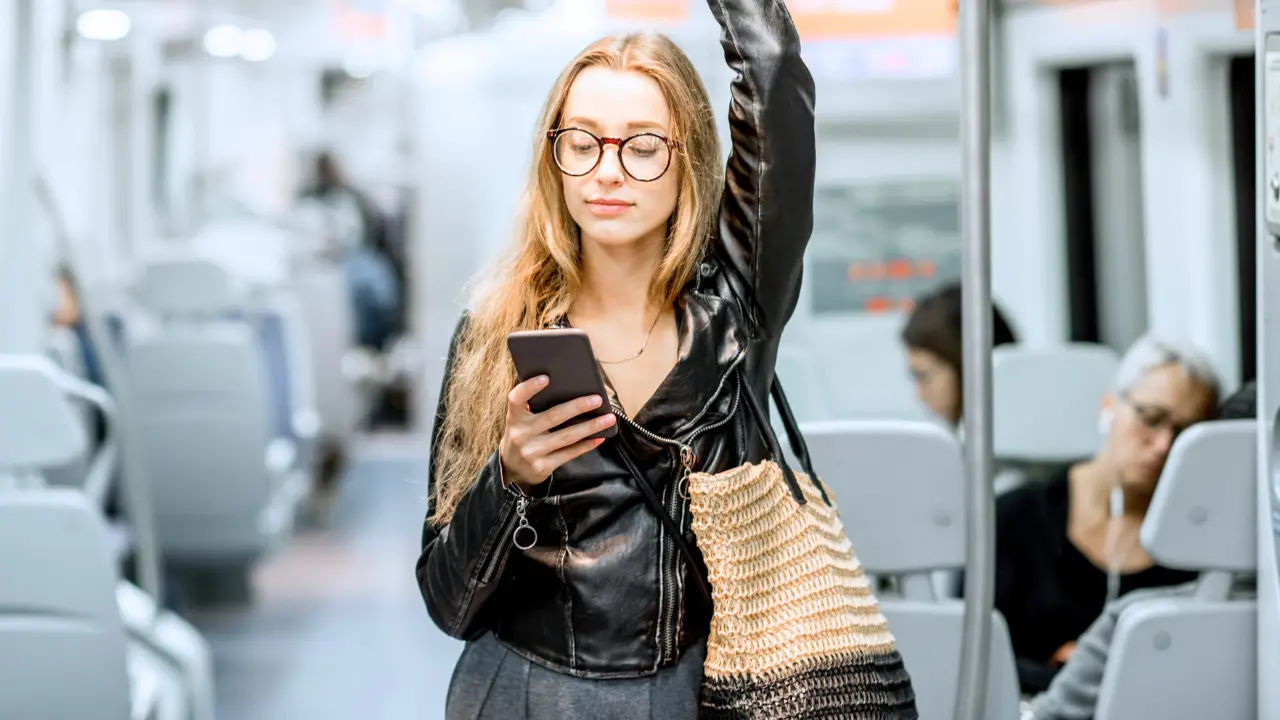 A new study has found that nearly half of people in Britain admit to sneaking glances at strangers' phone screens.