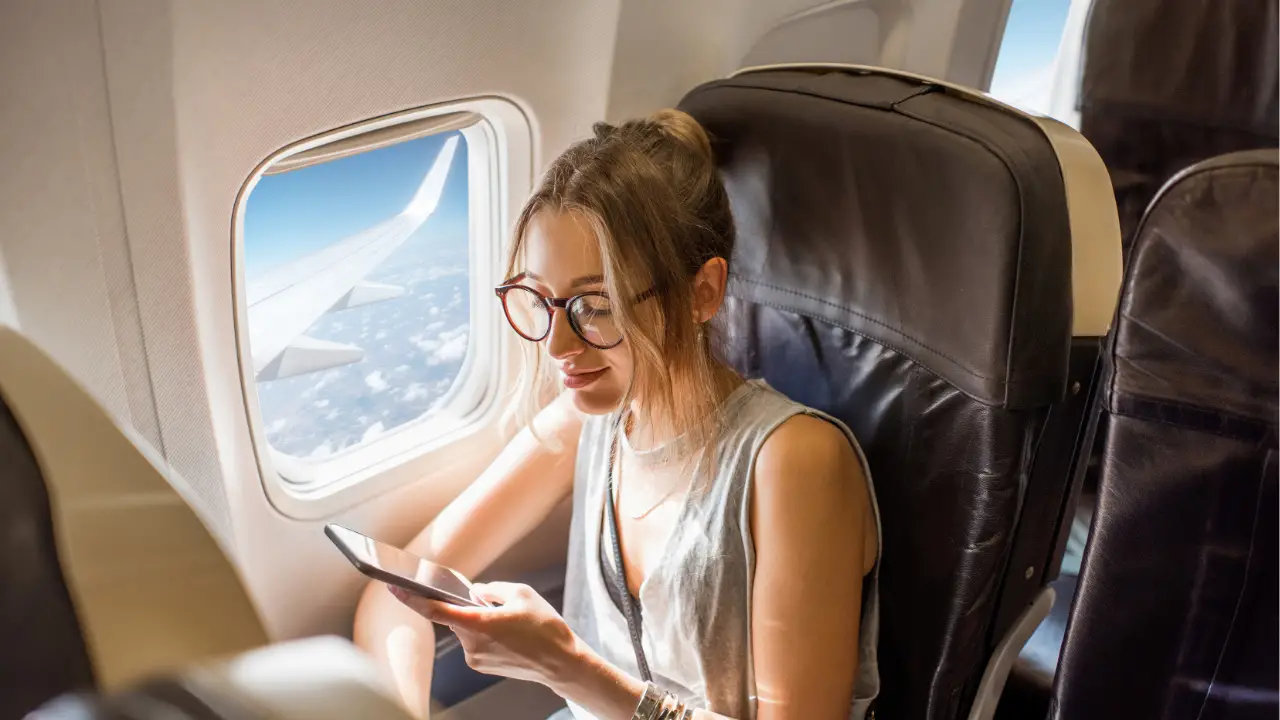 Travel Expert Reveals Why You Should Always Pick The Worst Seat On The Plane