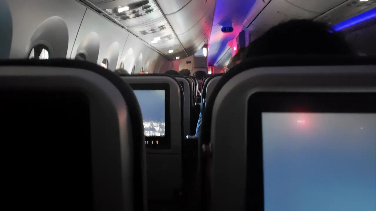 People Say Passenger 'Should Sent Straight To Jail' As Photo Of In-Flight Screen Goes Vira