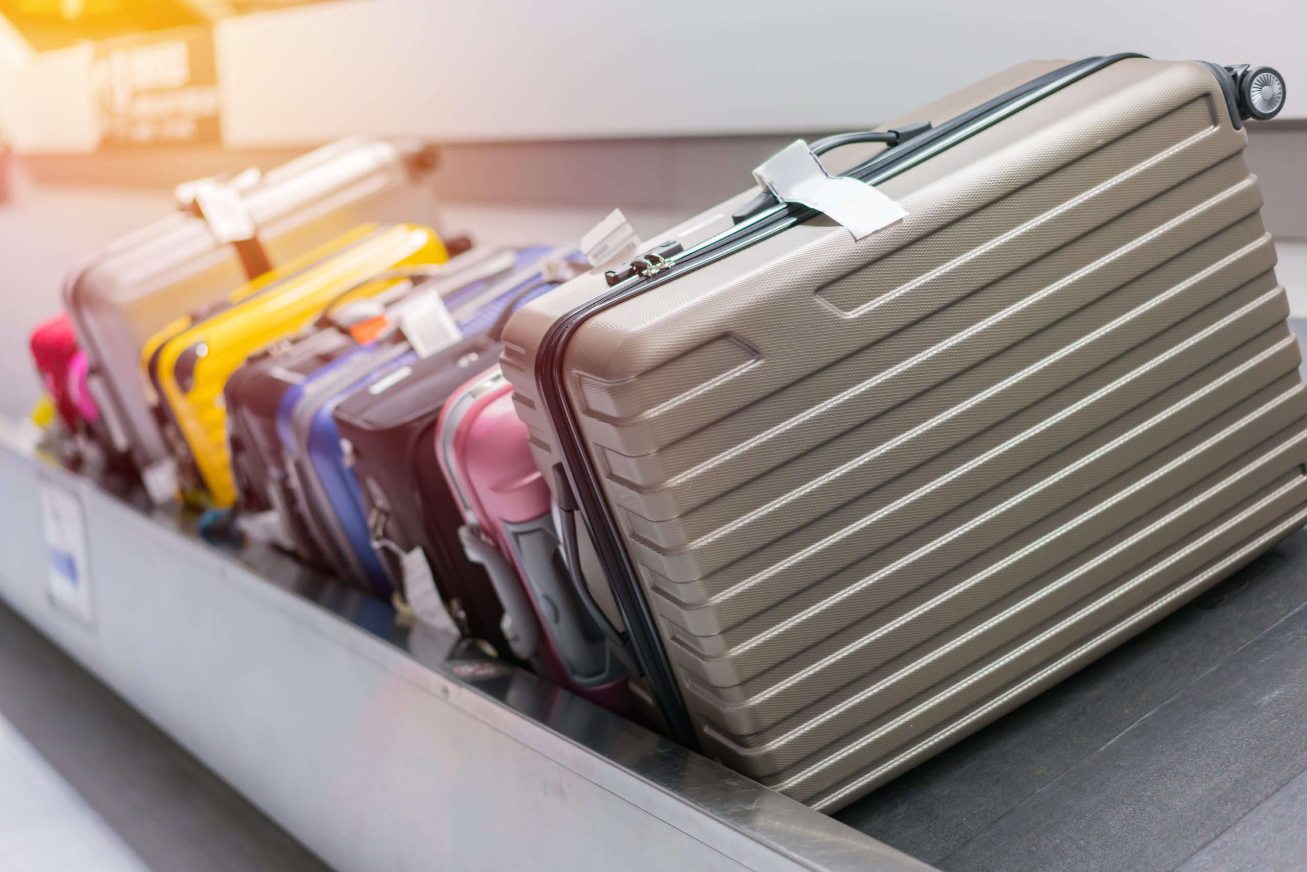 Baggage Handler Issues Warning To Anyone Who Ties A Ribbon To Their Suitcase